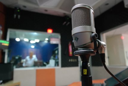 microphone 1562354 1920